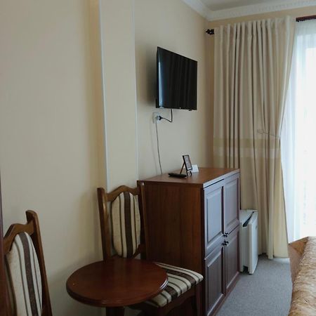Skhidnytsia Hotel Three Korony מראה חיצוני תמונה