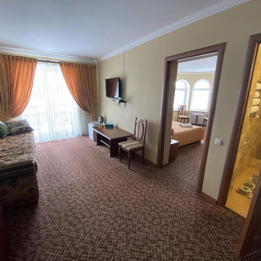 Skhidnytsia Hotel Three Korony מראה חיצוני תמונה
