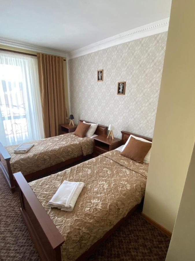 Skhidnytsia Hotel Three Korony מראה חיצוני תמונה