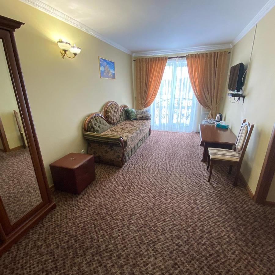 Skhidnytsia Hotel Three Korony מראה חיצוני תמונה
