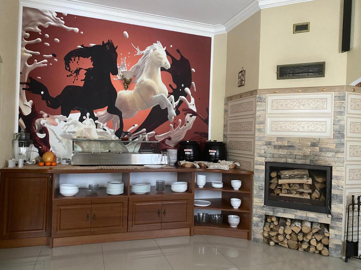 Skhidnytsia Hotel Three Korony מראה חיצוני תמונה
