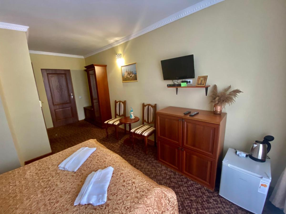 Skhidnytsia Hotel Three Korony מראה חיצוני תמונה