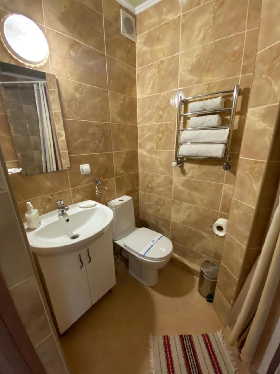 Skhidnytsia Hotel Three Korony מראה חיצוני תמונה
