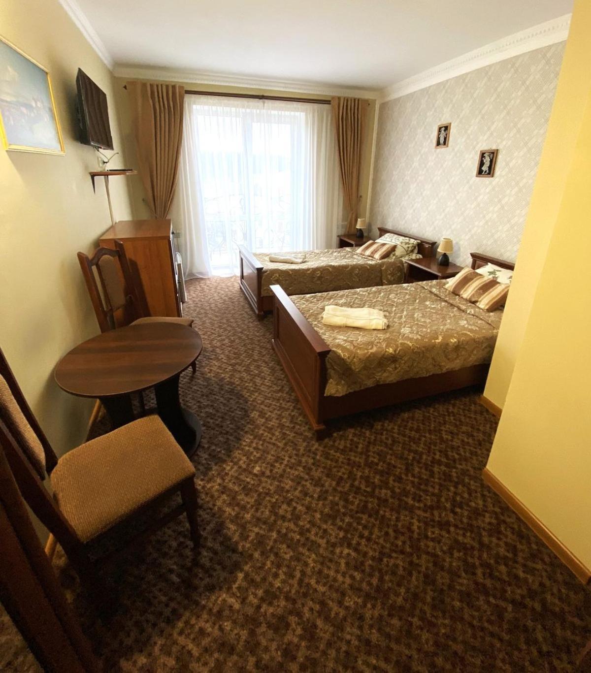 Skhidnytsia Hotel Three Korony מראה חיצוני תמונה