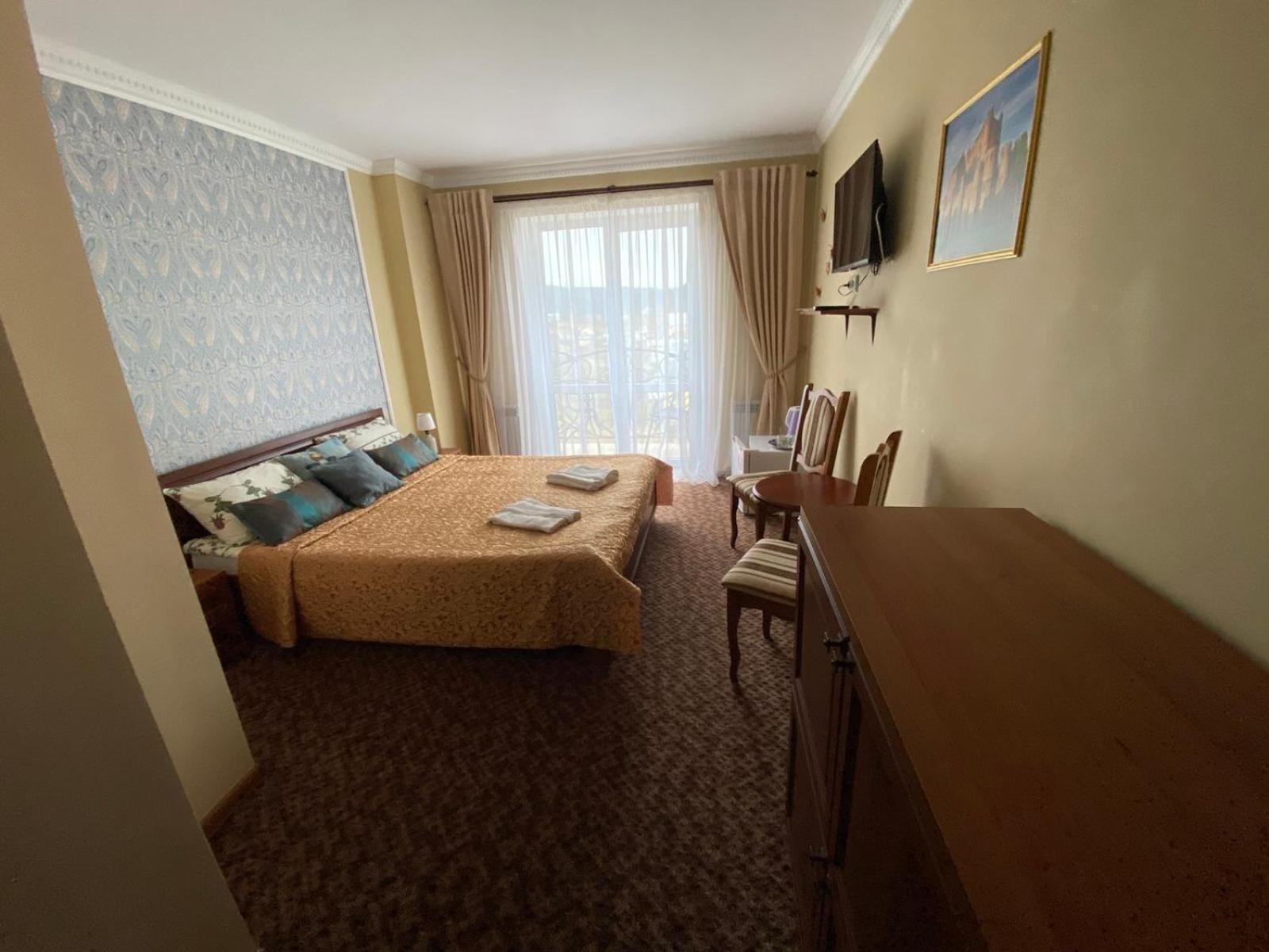 Skhidnytsia Hotel Three Korony מראה חיצוני תמונה