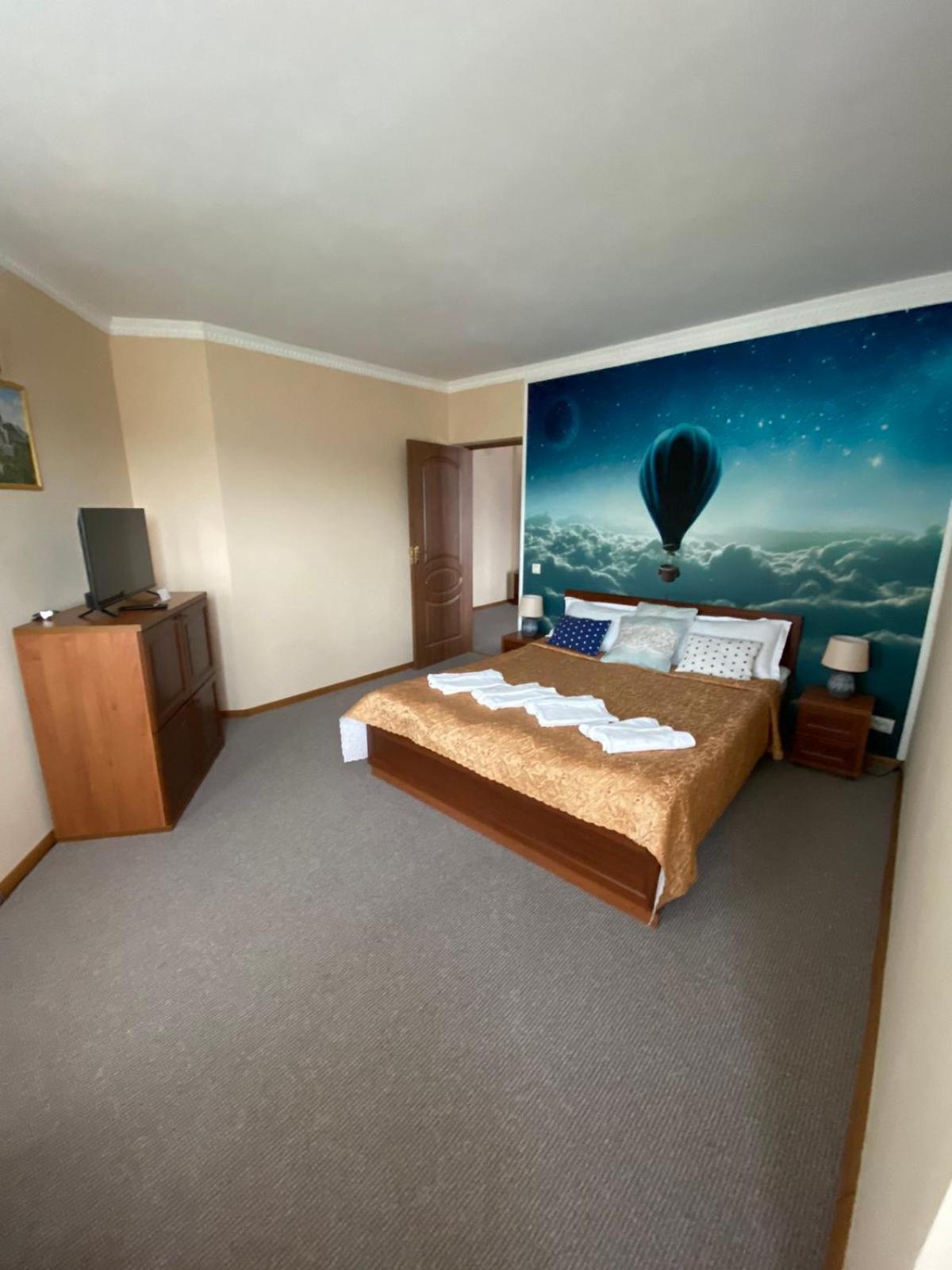 Skhidnytsia Hotel Three Korony מראה חיצוני תמונה