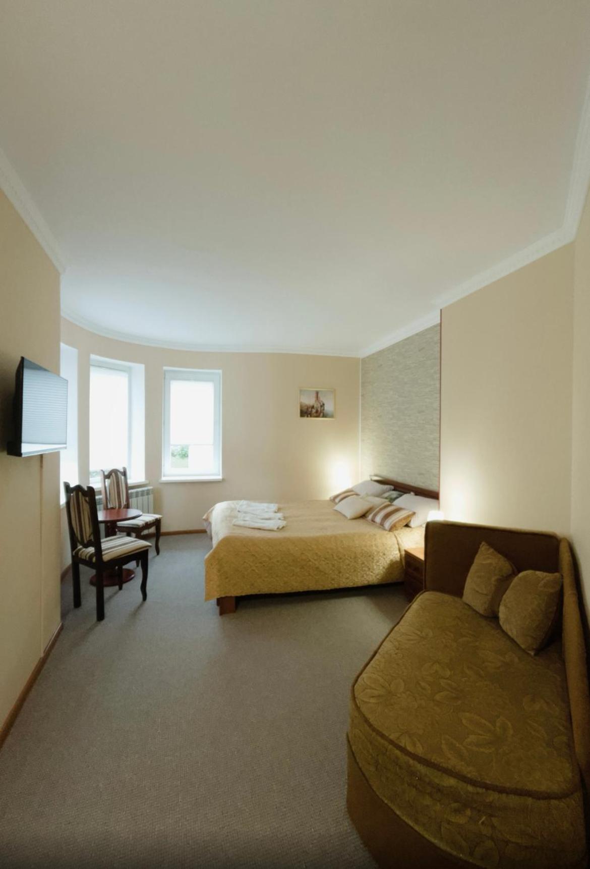 Skhidnytsia Hotel Three Korony מראה חיצוני תמונה