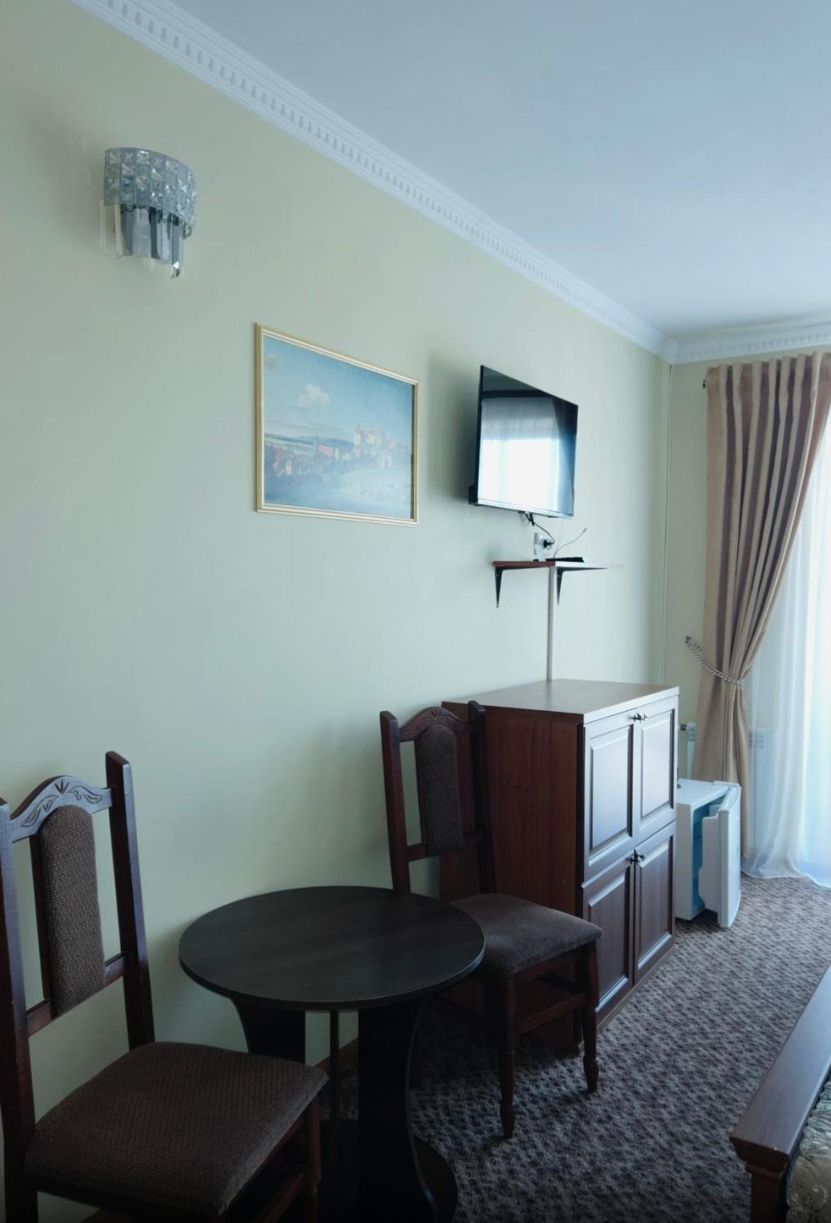 Skhidnytsia Hotel Three Korony מראה חיצוני תמונה