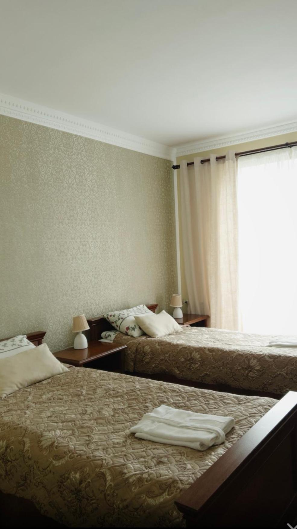 Skhidnytsia Hotel Three Korony מראה חיצוני תמונה
